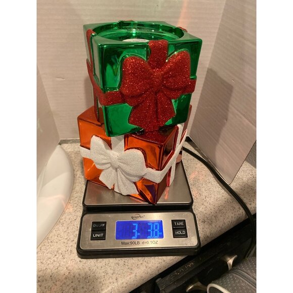 Bath & Body Works Christmas “Stacked Presents” 3 Wick Pedestal Candle Holder - Picture 9 of 9